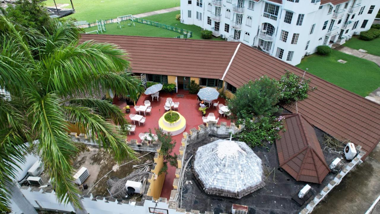Seacastles By The Beach/Pool Бухта Монтего Экстерьер фото